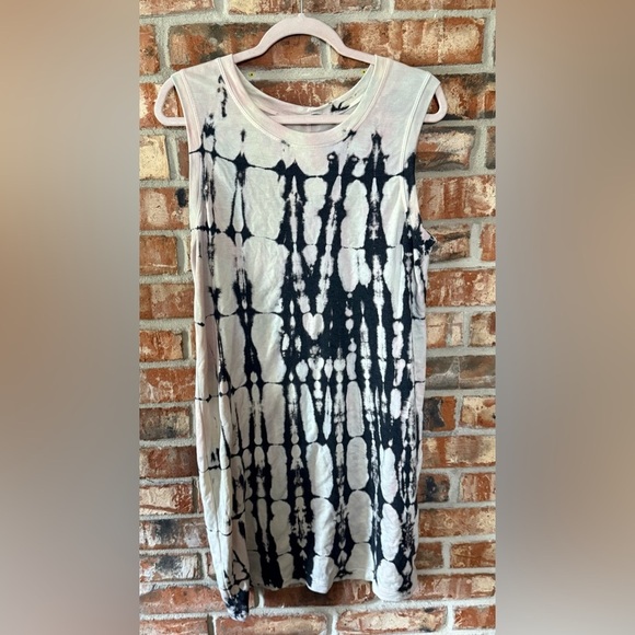 Socialite Dresses & Skirts - Socialite Black and White Tie-Dye Dress